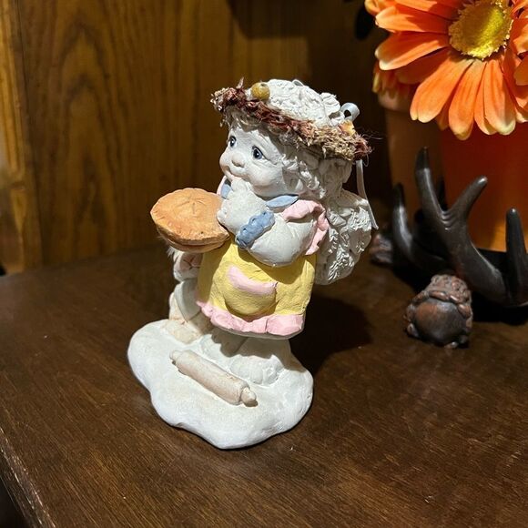 vintage '93 Dreamsicles figurine, girl cherub with pie & cat “now give thanks “ - Picture 2 of 9